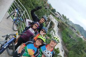 GUIADO >> MOUNTAIN BIKE TOUR >> VALE EUROPEU