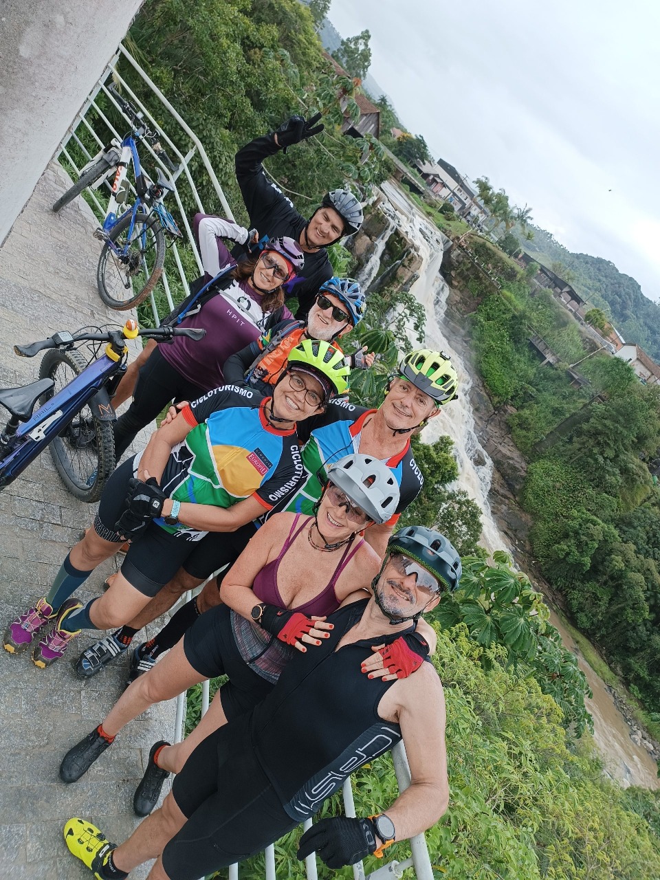 GUIADO >> MOUNTAIN BIKE TOUR >> VALE EUROPEU