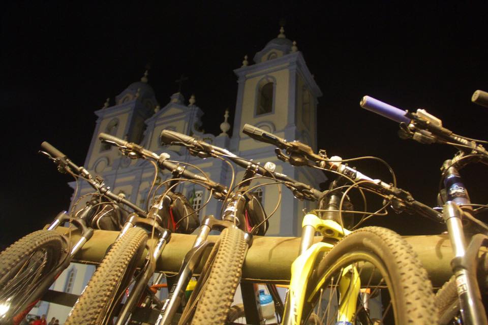 GUIADO>>CORDILHEIRA DO ESPINHAÇO>> MOUNTAIN BIKE TOUR>> 4 NOITES